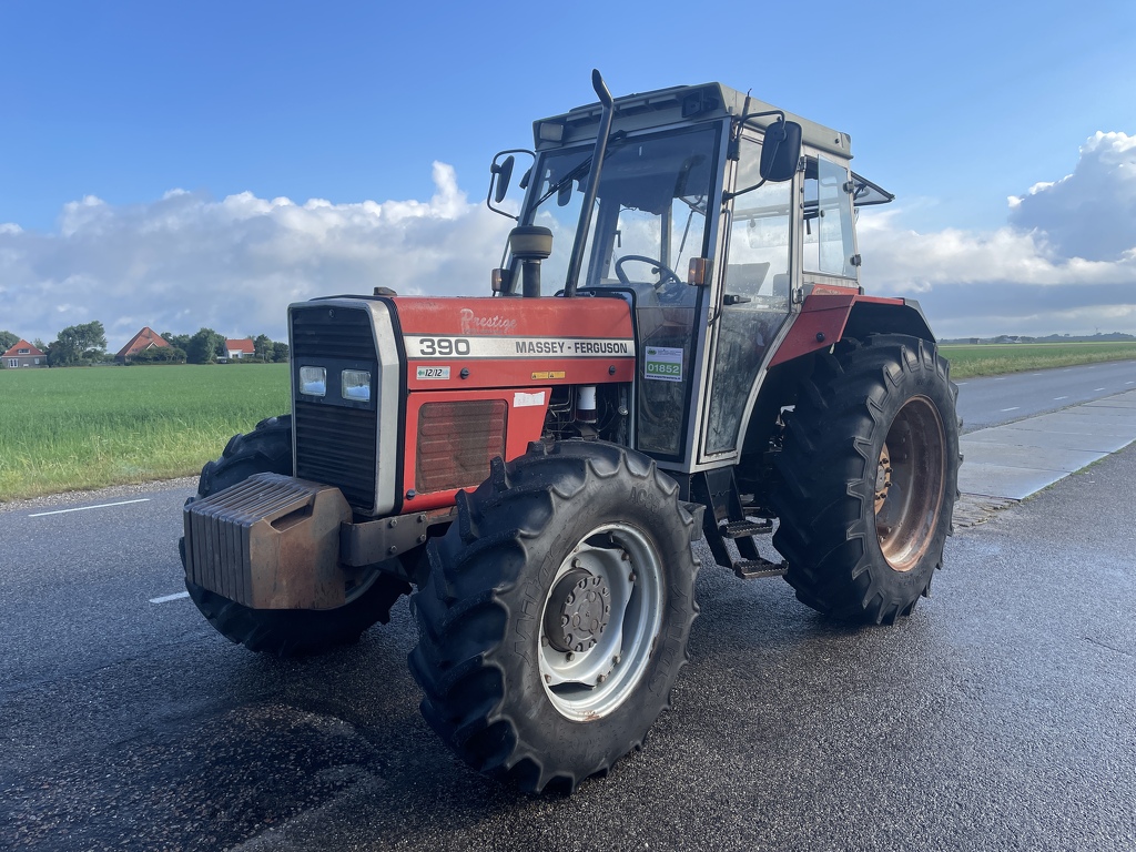 Massey-Ferguson 390 | 01852