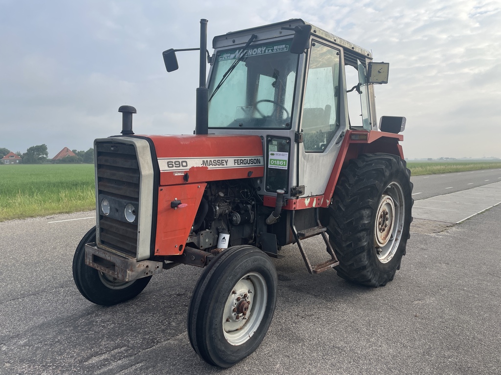 Massey-Ferguson 690 | 01861