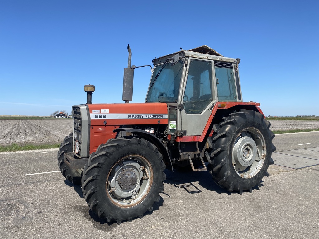 Massey-Ferguson 699 | 01752